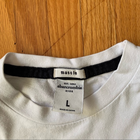 ABERCROMBIE & FITCH KIDS MUSCLE TEE WHITE T-SHIRT WITH LOGO - Picture 3 of 4